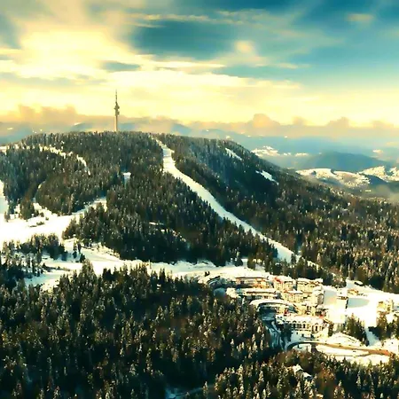 Arendo Snow в Grand Monastery Apartment *